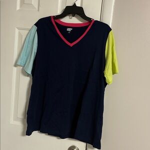 Lands End colorblock v-neck T-shirt